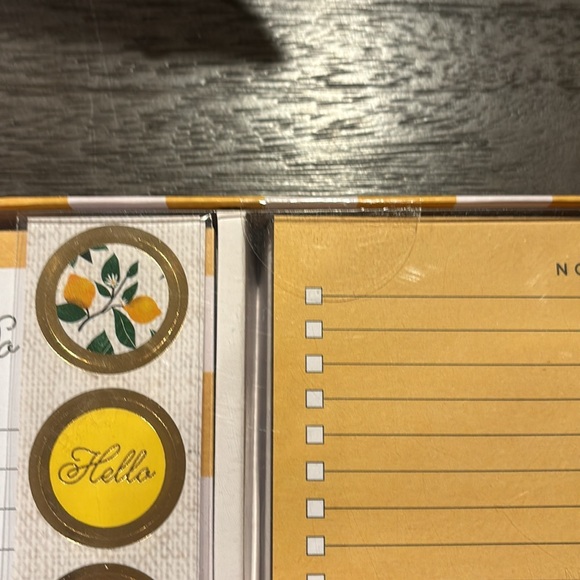 {Mara Mi} lemon stationary set - 12 pack - Picture 3 of 4